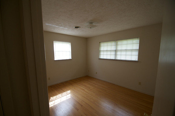 1026 Hillview House 005